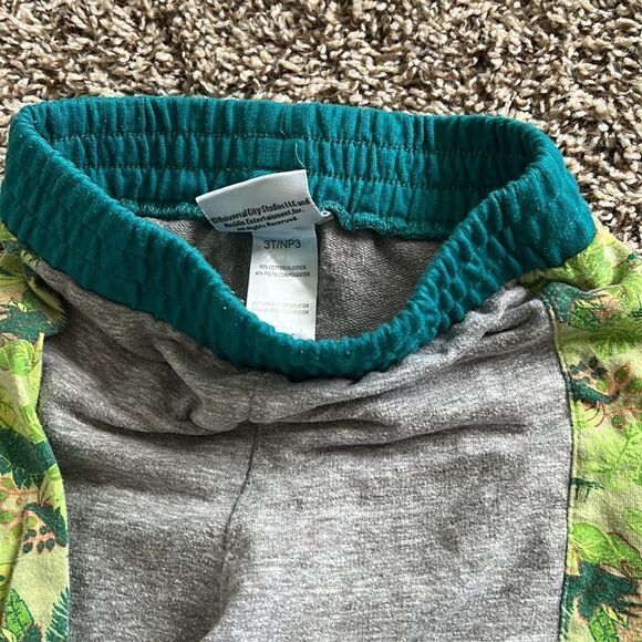 Bundle of 2 Dino 🦖 shorts size 3T - Picture 7 of 7